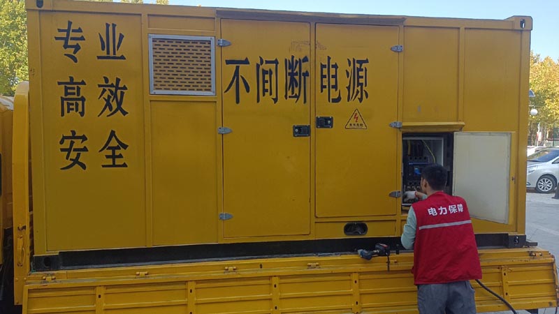 右江柴油发电机组和UPS电源配合使用时,如何避免切换过程中的电力中断?